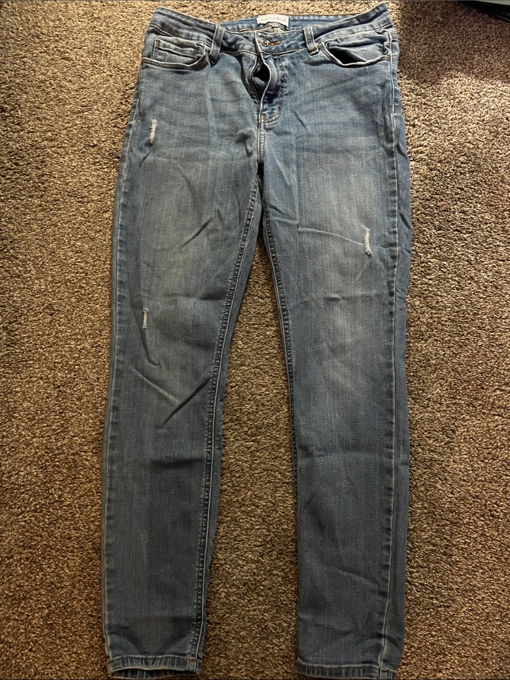 Studio Women's Light Blue Skinny Jeans with Subtle Distressing